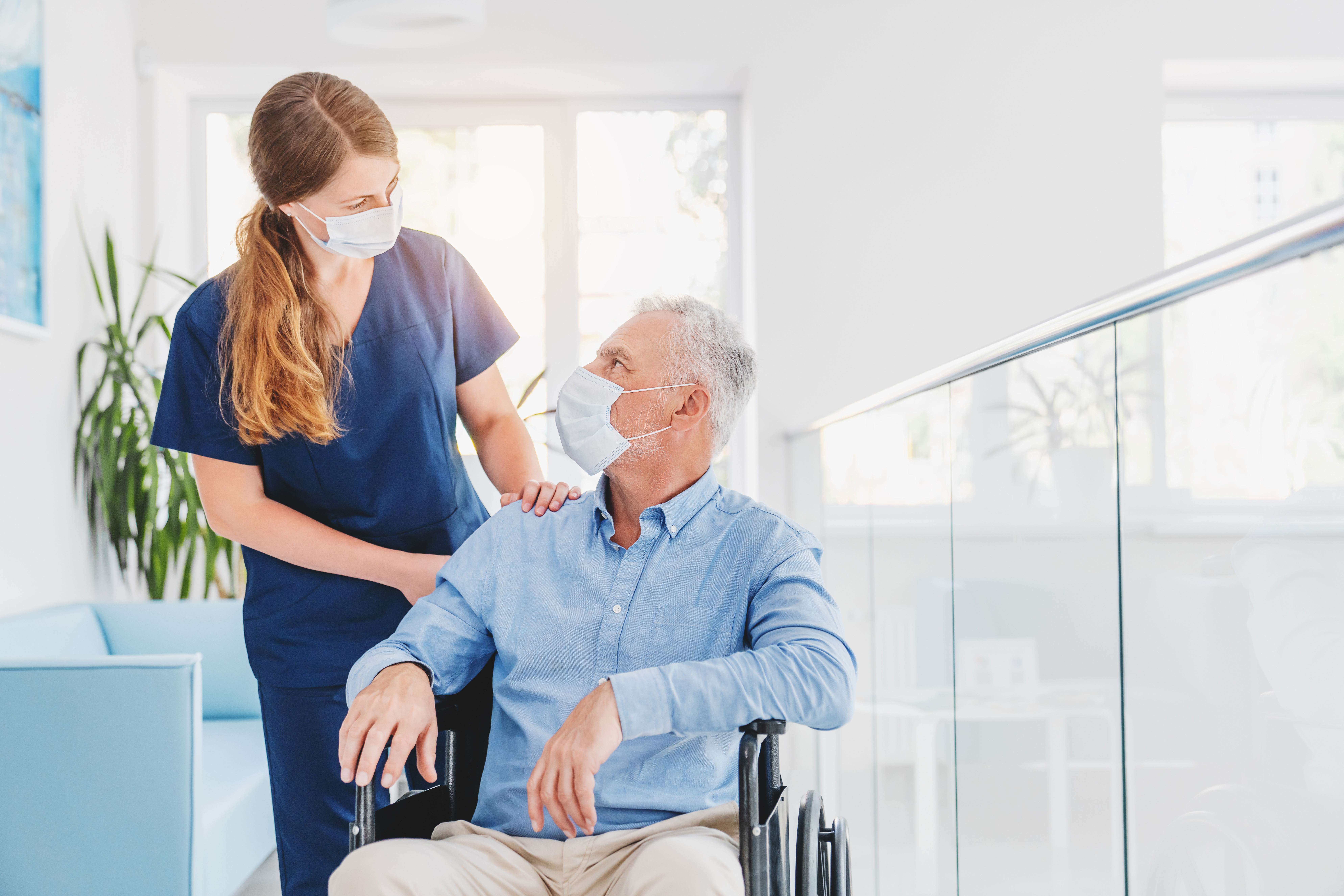 enfermería, cuidados a la persona mayor, atención geriátrica, salud, adulto mayor, diplomado